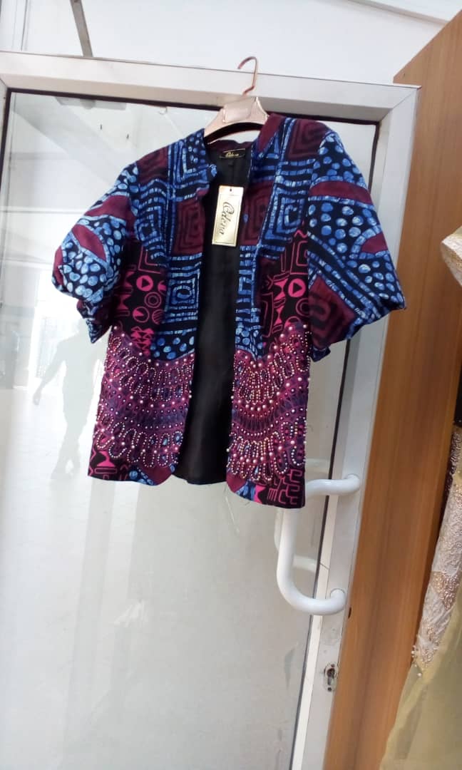 Free jacket with pocket and pocket Emb